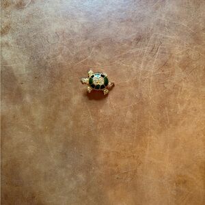Elegant Gold and Green Turtle brooch